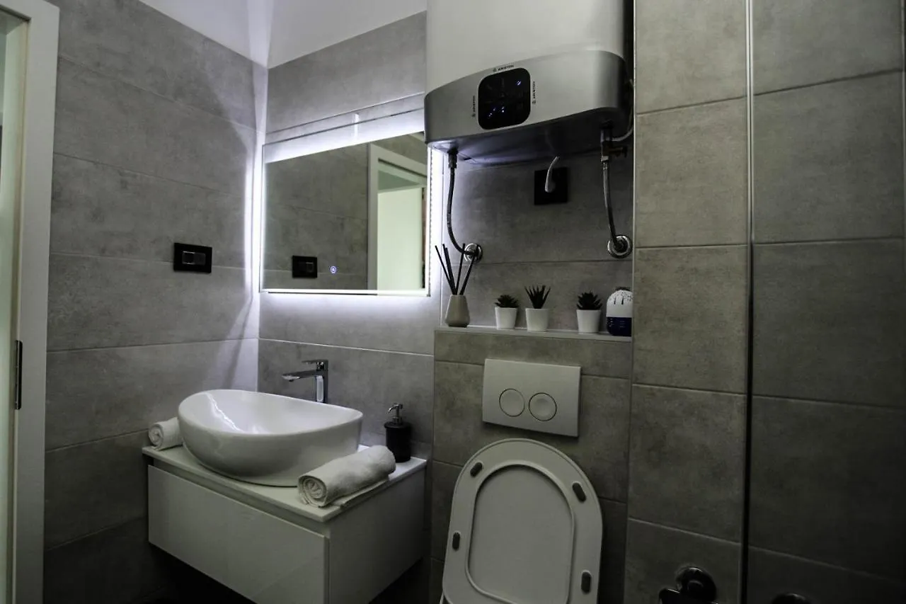 Leelee Apartment Rijeka 0*,