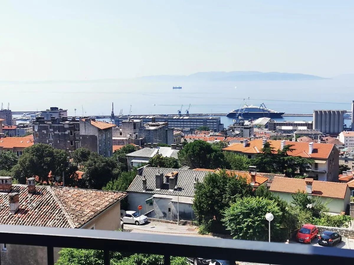 Leelee Apartment Rijeka 0*,